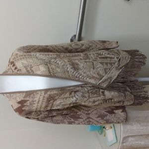 Fuzzy tribal print shawl.  Fringe around edges.  Lucky Brand, Knit, medium